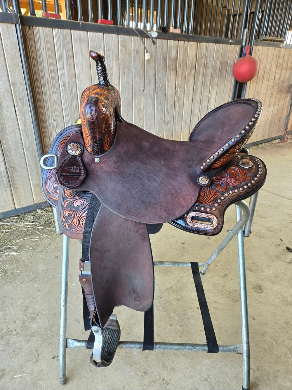 16” Horse Tack World Circle Y Saddle